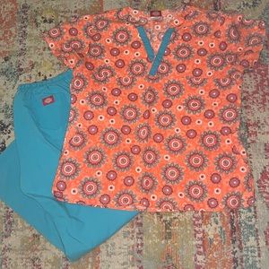 Dickie brand size large  tie waist.  Scrubs